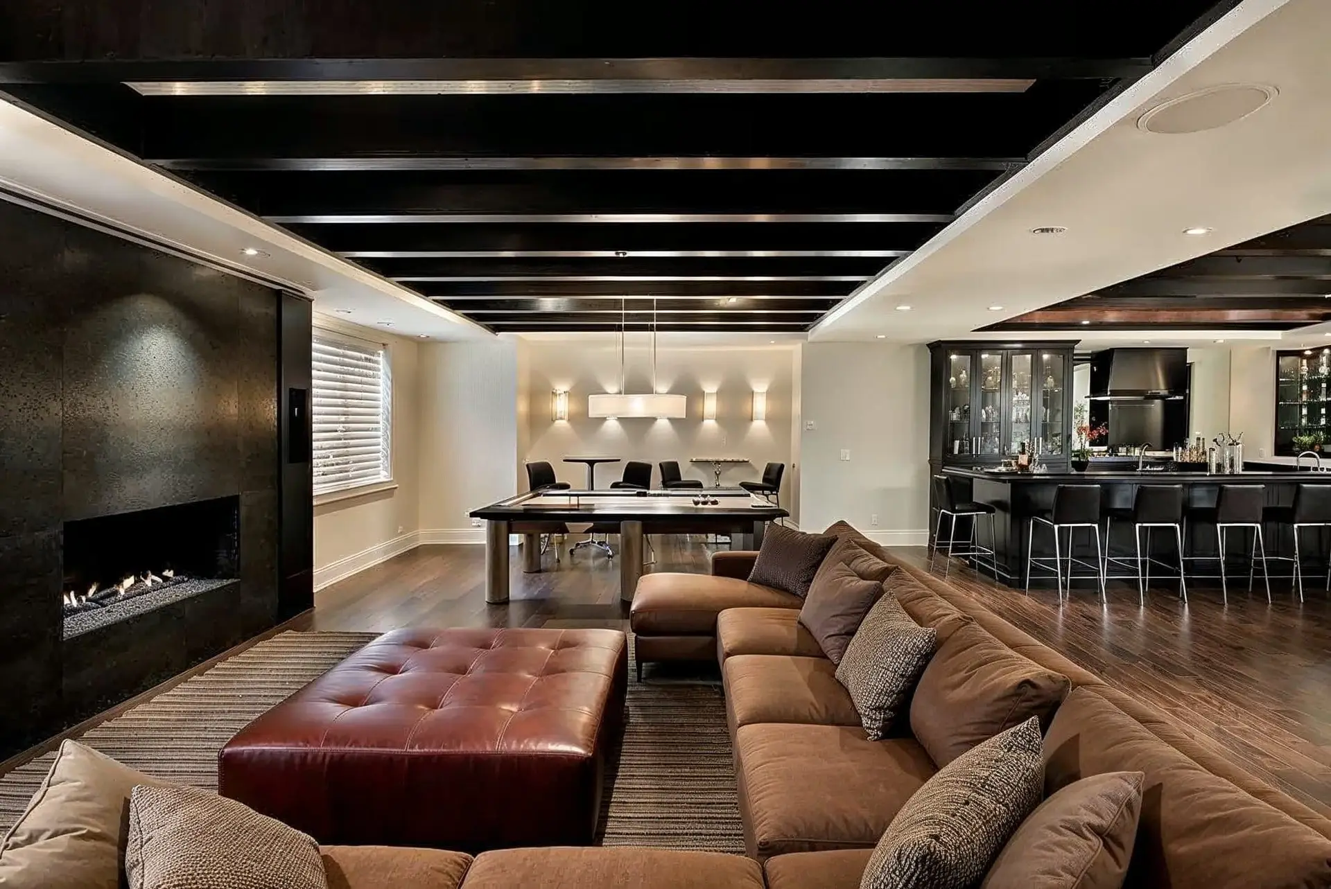 Luxury-finished-basement-ideas-with-a-bar-1